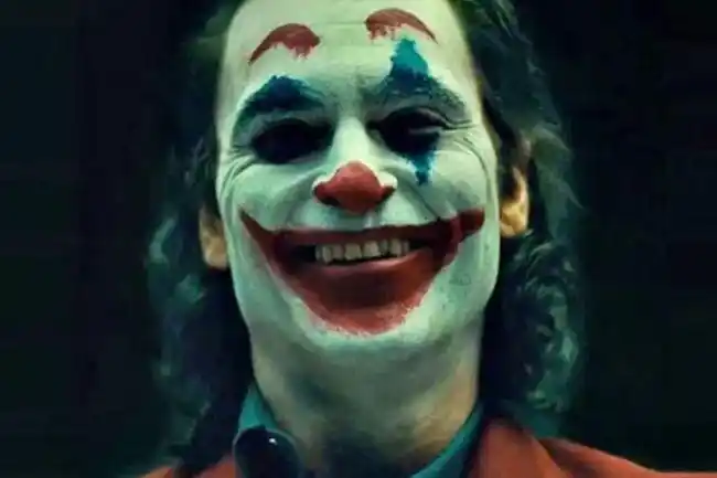 豆瓣9.1,4千字解读《小丑》,原来它如此深度和烧脑