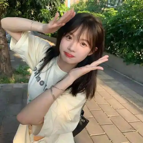 女生头像 | 首先要开心 剩下的无所谓