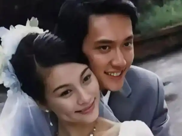 离婚三年,赵丽颖和冯绍峰的差距一目了然,原来一切有迹可循