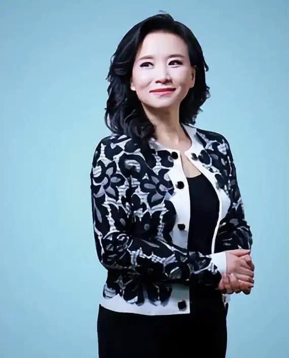 点击(最多30字)网友也对成蕾的背景与生活情况进行