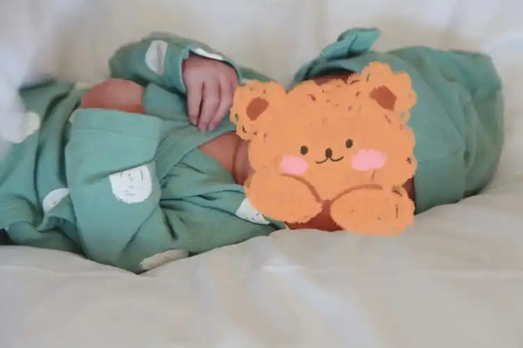 宝宝出生7天啦老母亲顺利退居二线