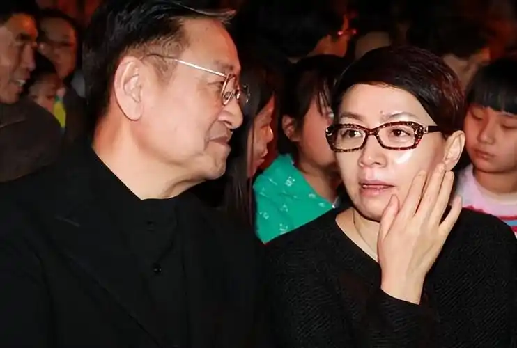 梁欢巧妙才华击败英达他的现况深思不禁