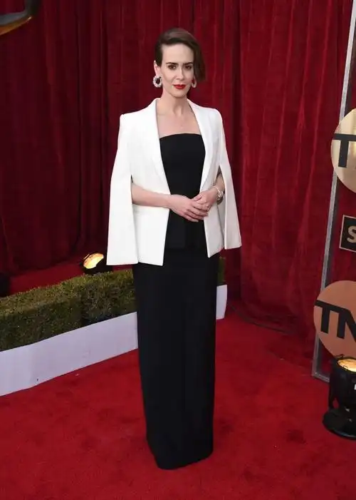 natalia dyer, joe keery, shannon purser, taryn manning, danielle