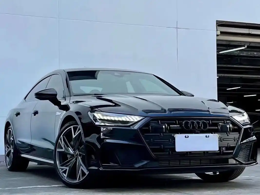 22款奥迪a7l黑武士,一个字就是帅 新车到店2022款奥迪a7l 45 tfsi