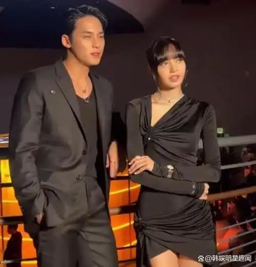 lisa和男爱豆互动两人显得很般配网友感叹可惜她有传闻男友