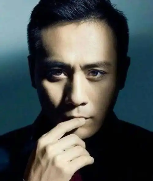 刘烨:与谢娜相恋多年后分手,转身娶下外国妻子,家庭幸福美满