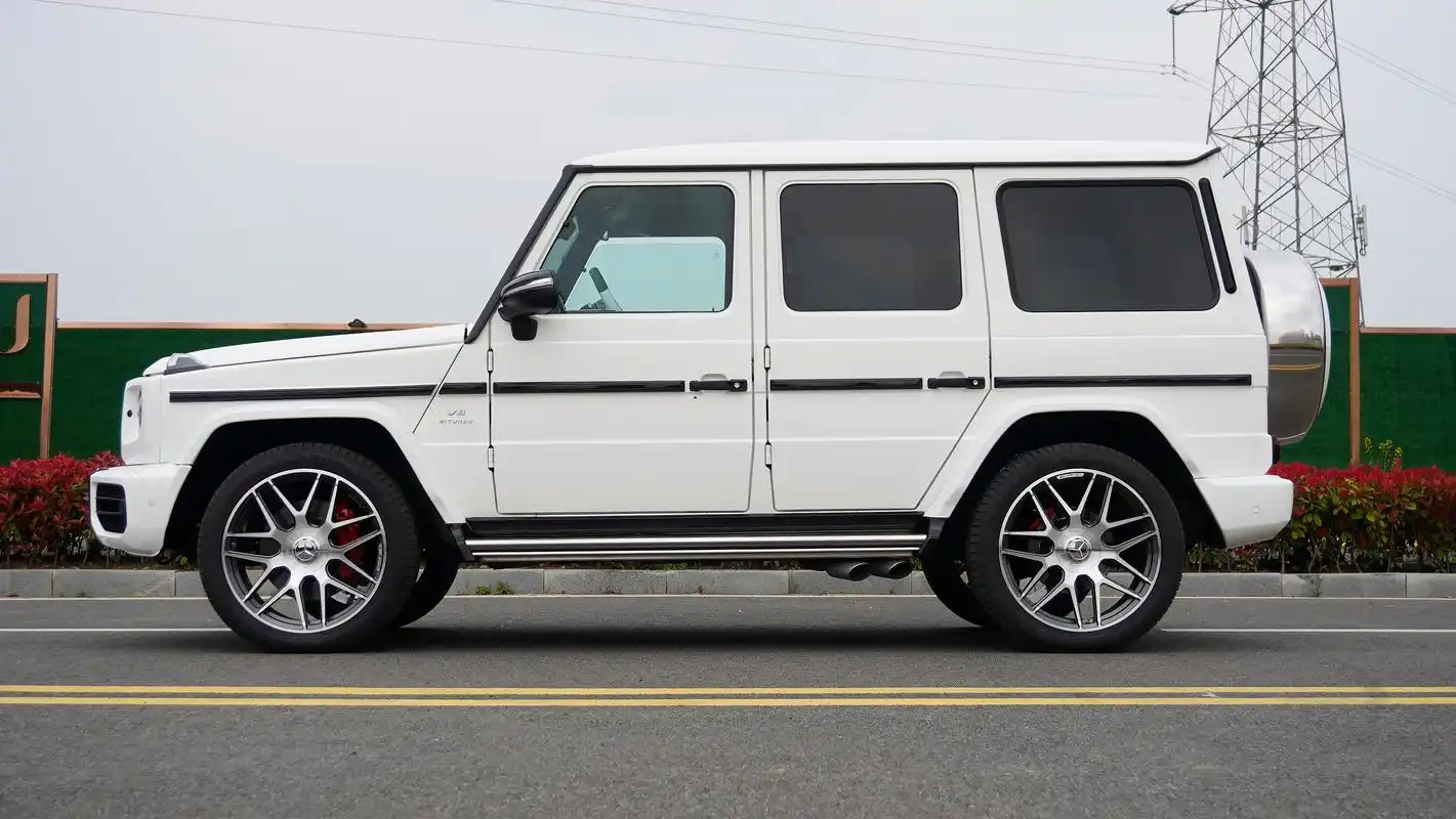 老款白色大g升级新款g63外观!分享作业!