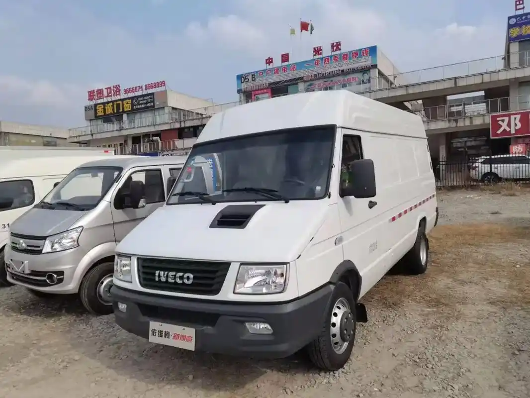 经典得意新款今日推荐: 依维柯v40带侧开 - 抖音