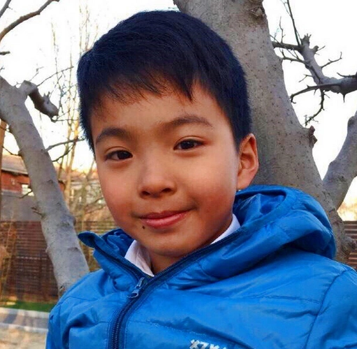 威廉   4月28日早上,王中磊女儿王元雯在微博晒出弟弟威廉的照片