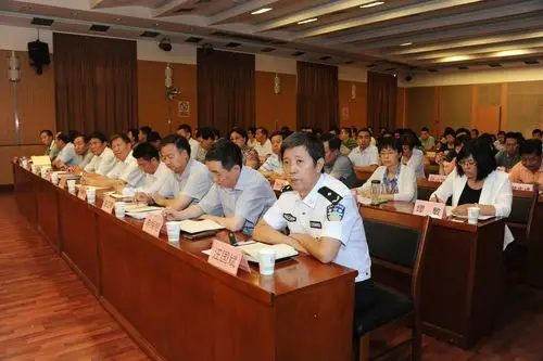 省司法厅召开全系统深入推进"两学一做"学习教育暨开展向李保国同志