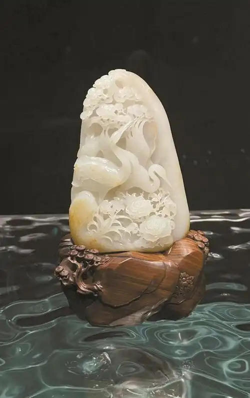 欣  茗凭借玉雕作品屡获"百花奖""天工奖""神工奖"等全国大奖,70后