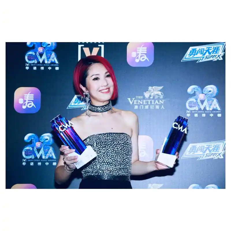 忘記了上一次站在頒獎台上是什麼時候,但昨天上台拿