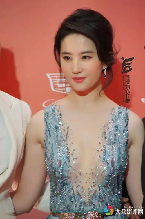 上海国际电影节·刘亦菲·红毯秀 血槽已空!
