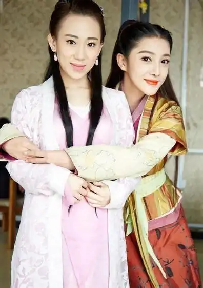 丫蛋和张小斐对比照