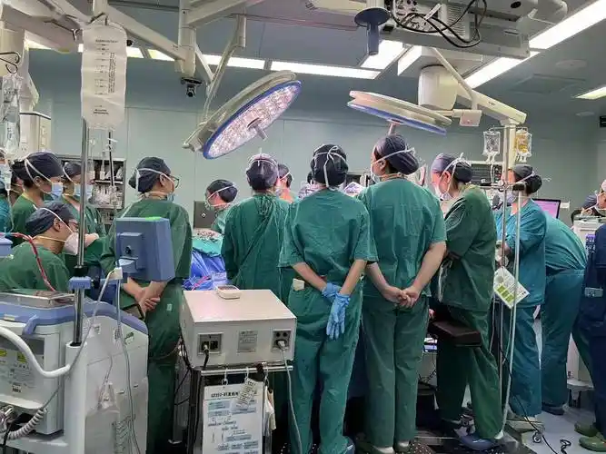 一妇婴多学科团队成功抢救_子宫_刘小华_小梅