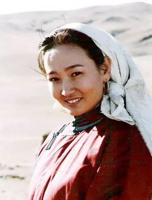 回顾腾格尔:喝酒喝到家财散尽,妻离女逝,如今的他过得怎么样?