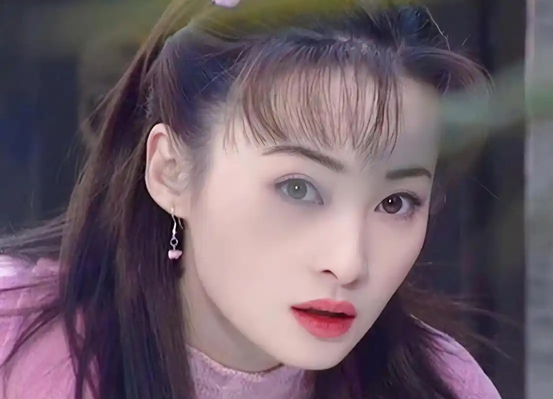 她为了同是演员的老公,为爱在42岁生下二胎,老公一举动引好评