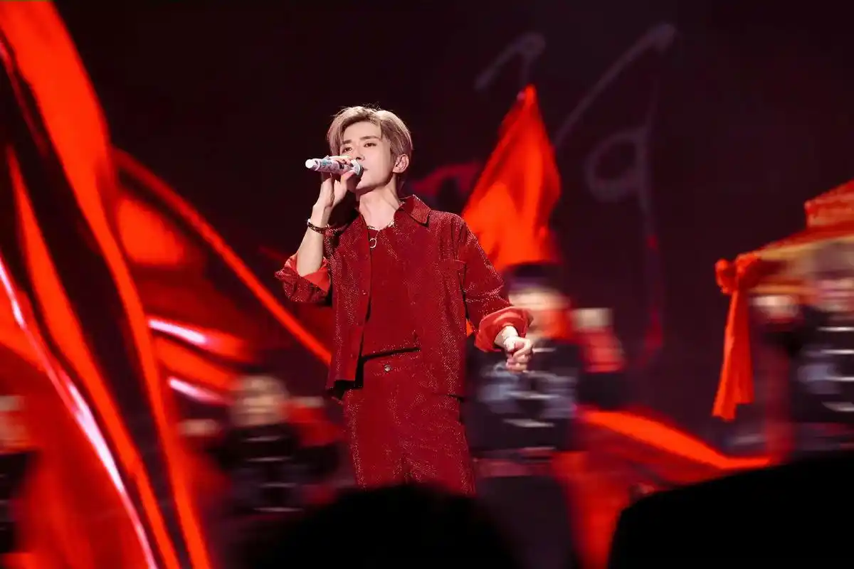 易烊千玺 #易烊千玺大花轿 - 抖音