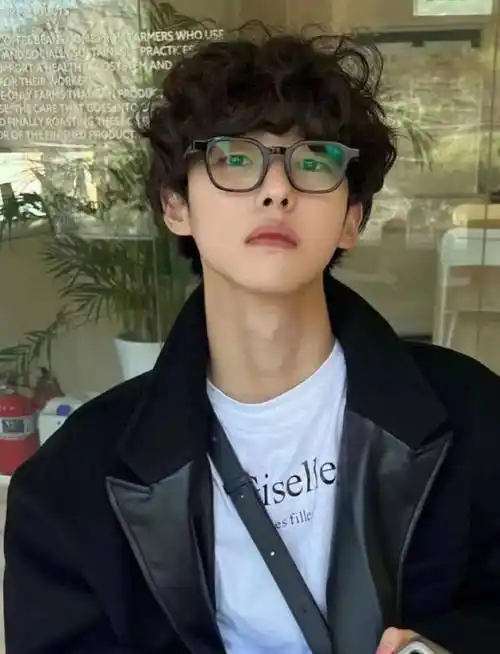 男生日系羊毛卷,可rua_卷发_style_头顶