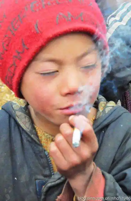 四岁留守儿童在老家学会了抽烟并且已经有了烟瘾你怎么看
