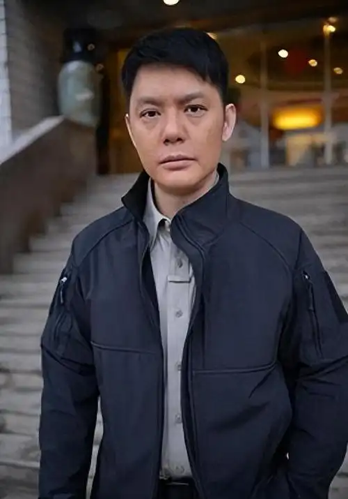 回顾演员傅程鹏成名后抛妻弃子净身出户娶嫩模