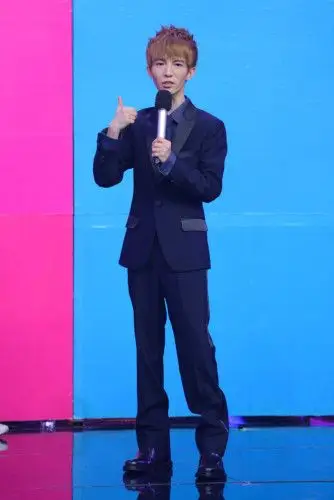 郭敬明录节目临时换位仍抽中"韩寒"