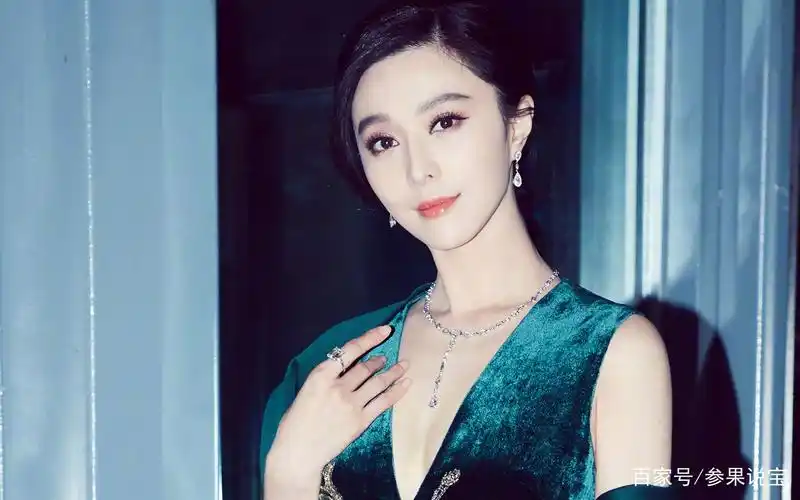 范冰冰时尚写真第一张时尚,第二张性感,最后一张也太秀气了吧!