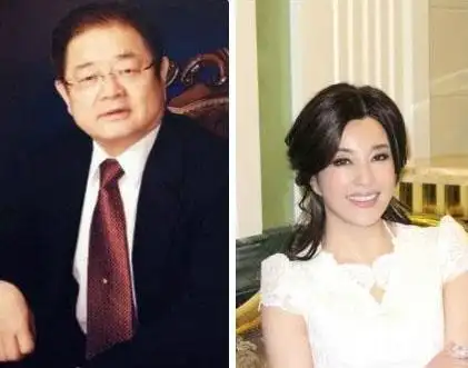 刘晓庆与老公吃烛光晚餐 偷听邻桌小情侣谈恋爱