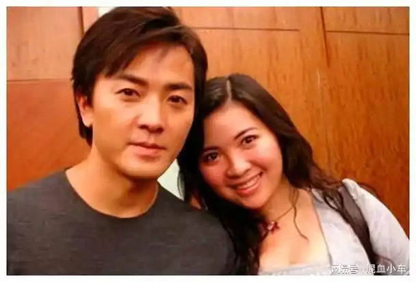 三年后,郑伊健在梁咏琪的演唱会上,有媒体以及八卦的网友发现绯闻男友