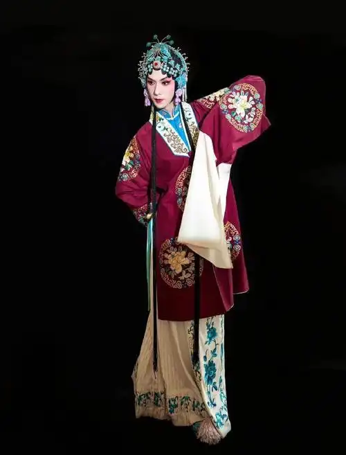 张淇反串青衣##张淇京剧穆桂英扮相