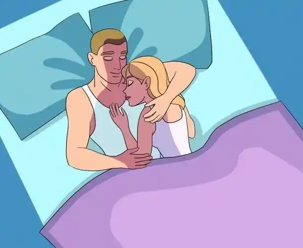 这个睡姿说明两个人非常之亲密,甚至有很多男人也喜欢这个睡姿,如果