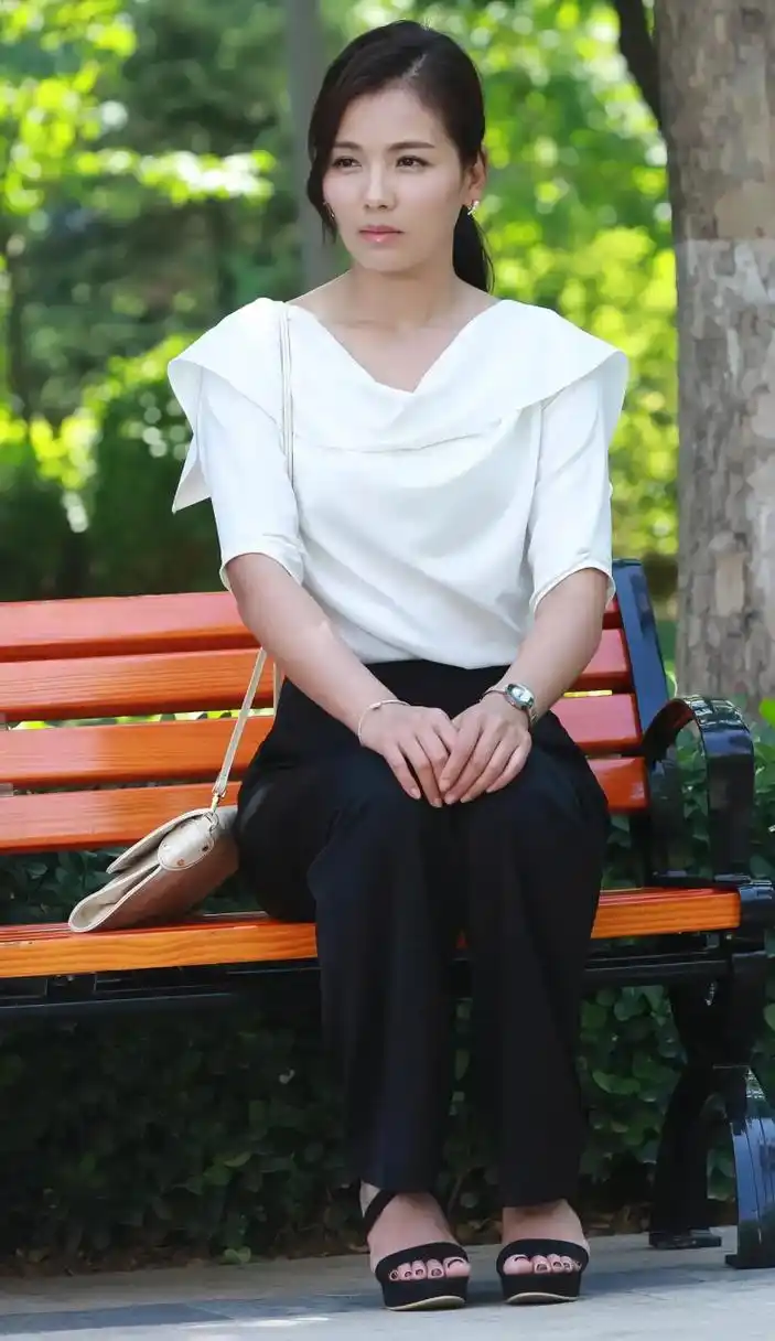 说实话年轻时的刘涛真没感觉多好看,刘涛《爱情万万岁》中不同造型