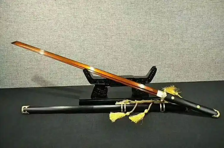 满城尽白发死不丢陌刀独抗五十载怎敢忘大唐