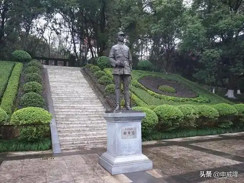 梅花山:拜谒张自忠烈士陵园_冯玉祥