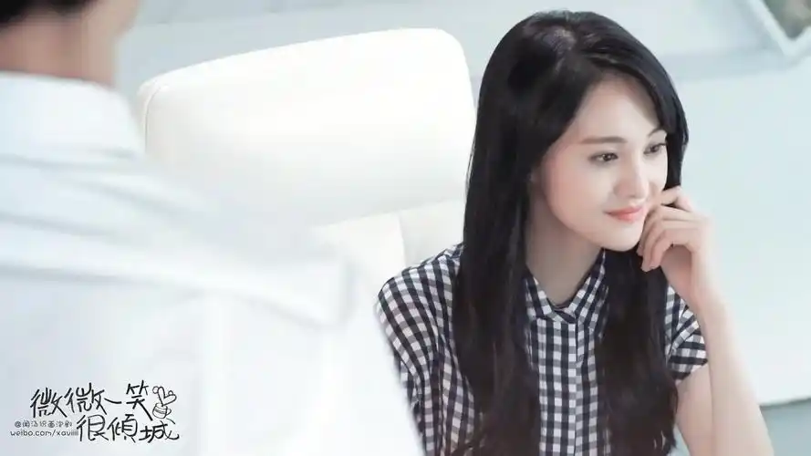 郑爽《微微一笑很倾城》可爱剧照图片桌面壁纸
