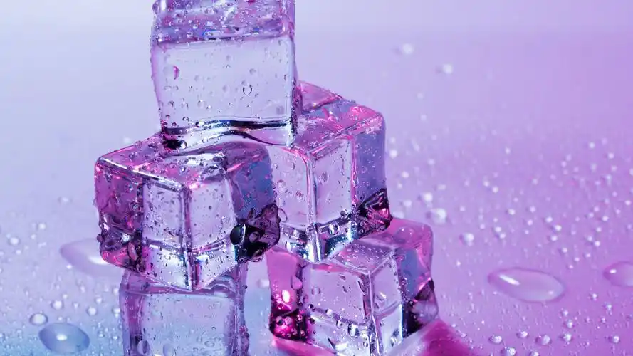 的冰块 > || 更新时间:2018-08-10 颜色分 青色 关键词:  唯美图片