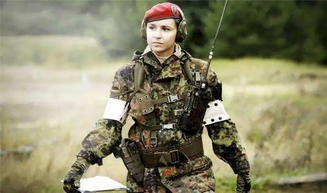 二战后,帮德军击落英美2万多架战机的50万纳粹女兵去哪了?