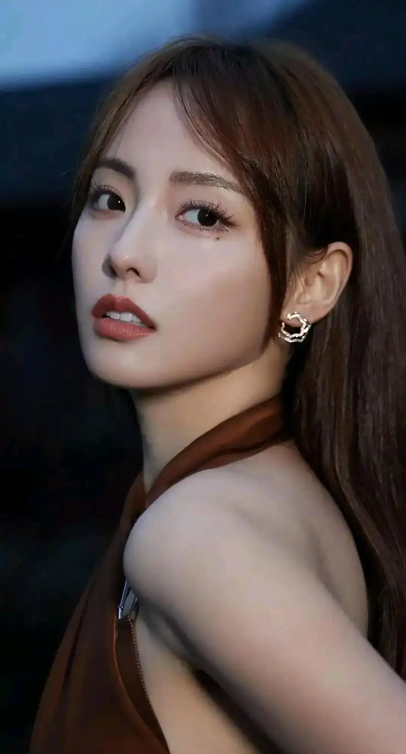 张嘉倪高清写真太性感了,冰肌玉肤,绝色撩人