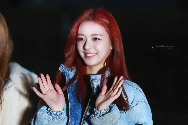 itzy 申宥娜 - 堆糖,美图壁纸兴趣社区