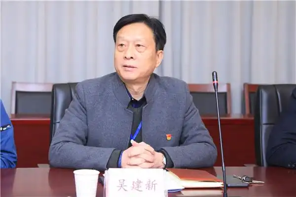 江苏省徐州经贸高等职业学校副校长吴建新主持徐州市教育局职社处处长