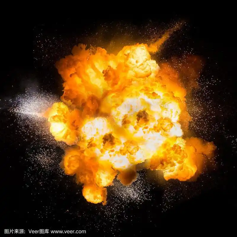逼真的火焰爆炸在黑色背景