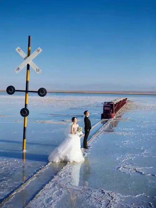 遗落在人间的镜子青海双湖旅拍婚纱照