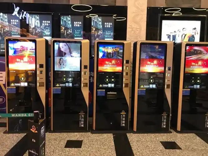 影城3138块荧幕, 800块(主通道)lcd及海报屏幕, 800块自助取票机轮播