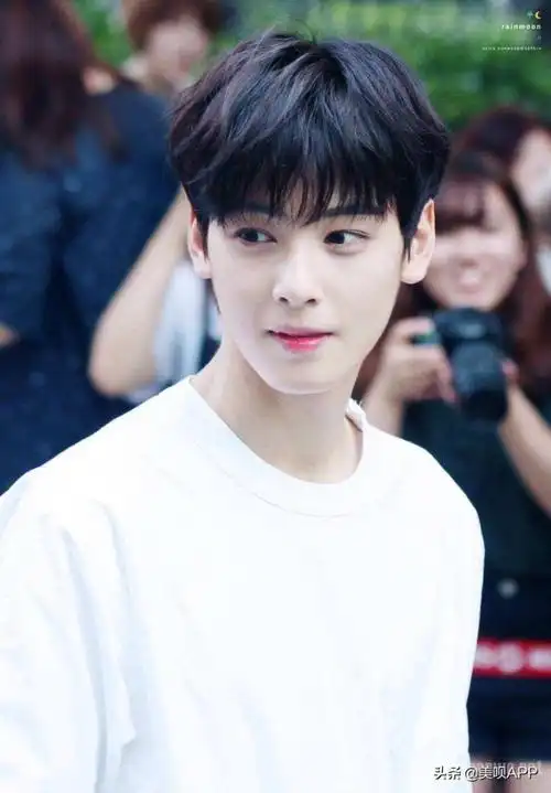 韩国帅哥排行榜韩国男团神颜top10