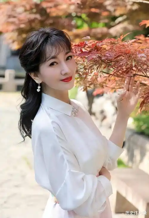 赵雅芝二婚嫁给名气不如她的男演员,黄锦燊:让时间来证明一切吧