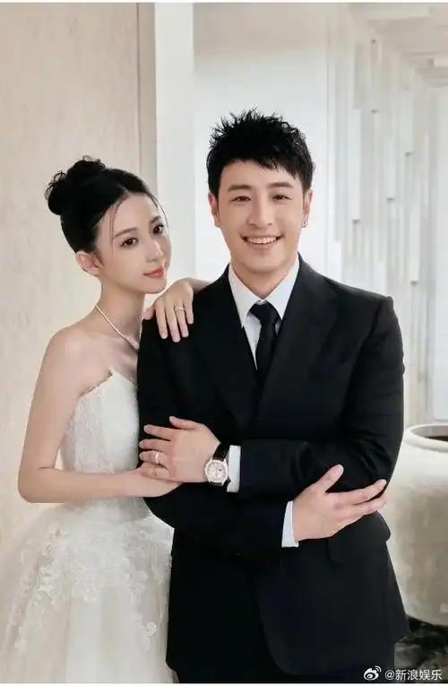 王力宏在潘玮柏婚礼献唱#29日,@潘瑋柏和老婆宣云在巴厘岛补办婚礼