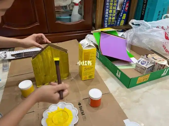 幼儿园手工 纸盒做房子