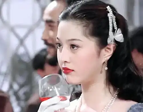 范冰冰到底有多美?年轻时照片曝光皮肤白皙,难怪李晨心动!_手机搜狐网