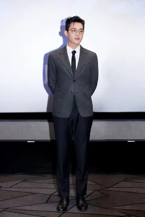 欧豪超话boss@欧豪昨日参加#电影中国医生#上海站路演,分享电影拍摄