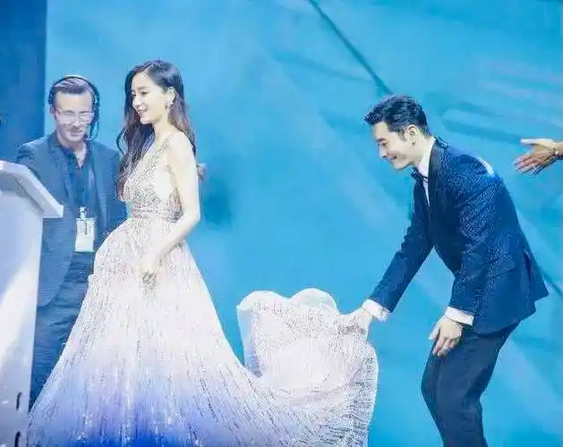 原创杨颖终究是高估了自己才离婚2个月资源就已经大不如前